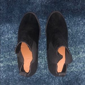 Velvet black Chelsea boots